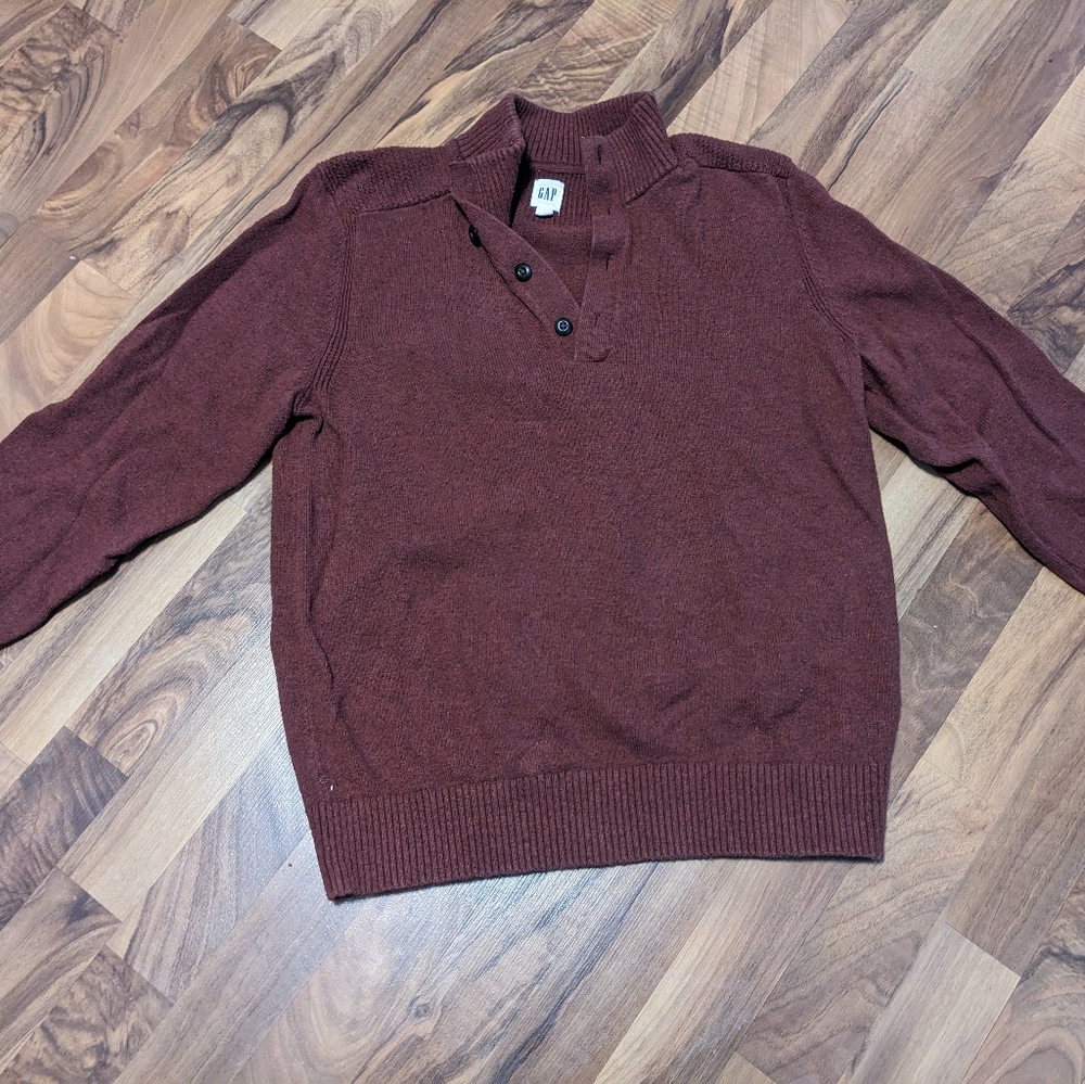 Men's GAP sweater